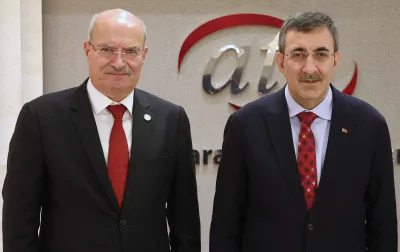 Cumhurbaşkanı Yardımcısı Cevdet Yılmaz ATO'da üyelerle buluştu